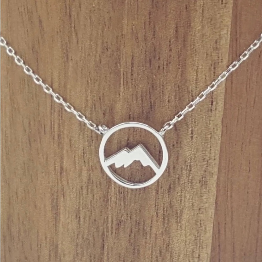 Pura Vida mountain necklace